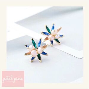 Genuine Cultured Pearl and Synthetic Stone Curved Flower Stud Earrings